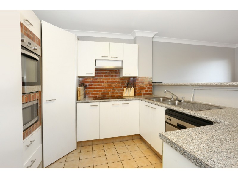 14/65 Bayview Street, Runaway Bay QLD 4216