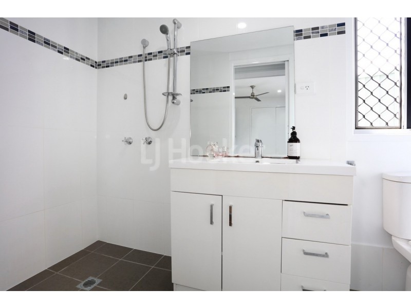 2/102 Kangaroo Avenue, Coombabah QLD 4216