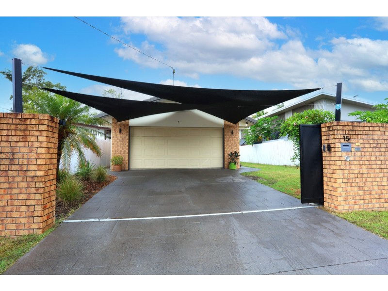 15 Bundarra Street, Coombabah QLD 4216