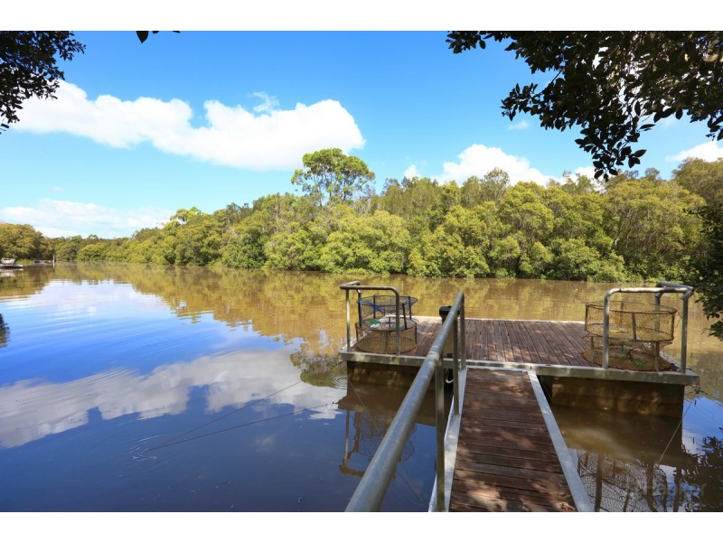 30 Riverdowns Crescent, Helensvale QLD 4212