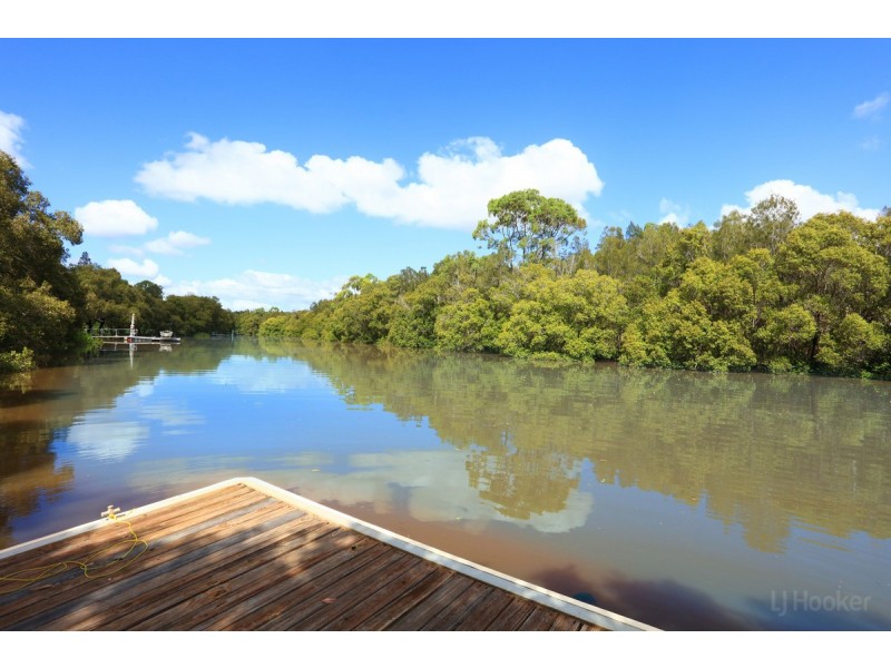 30 Riverdowns Crescent, Helensvale QLD 4212