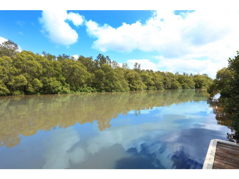 30 Riverdowns Crescent, Helensvale QLD 4212