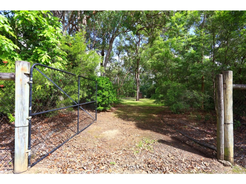 30 Riverdowns Crescent, Helensvale QLD 4212