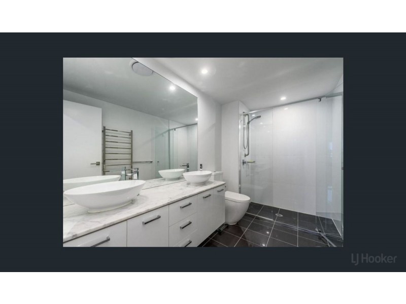 11303/5 Harbour Side Court, Biggera Waters QLD 4216