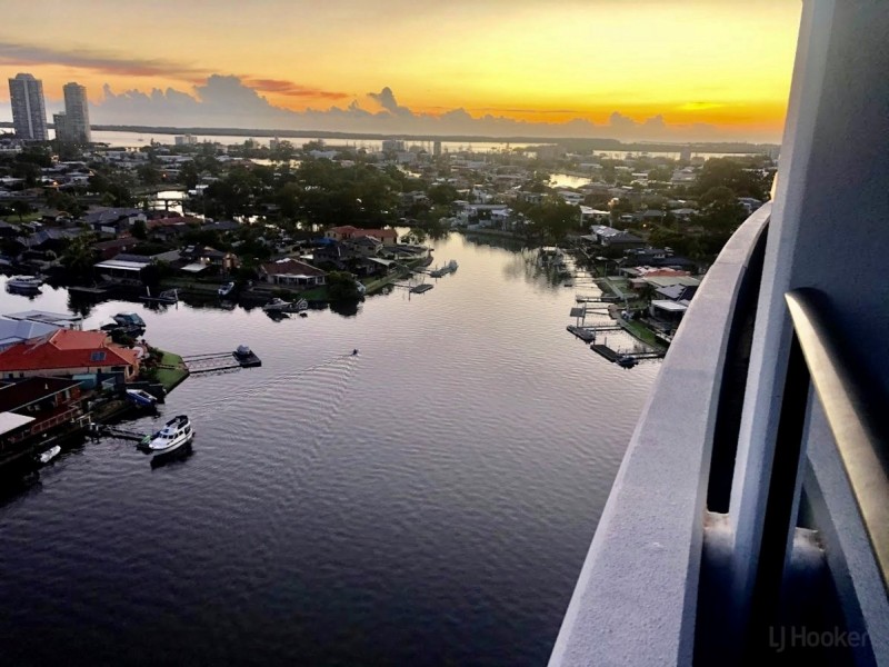 11303/5 Harbour Side Court, Biggera Waters QLD 4216