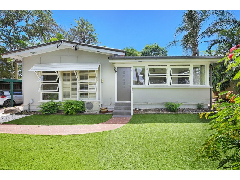 23 Bundarra Street, Coombabah QLD 4216
