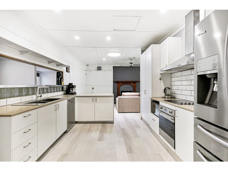 23 Bundarra Street, Coombabah QLD 4216