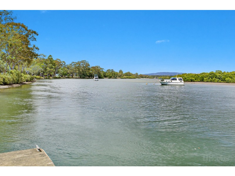 23 Bundarra Street, Coombabah QLD 4216