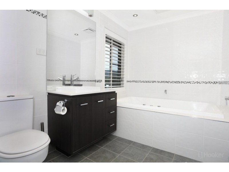 82 Graywillow Boulevard, Oxenford QLD 4210