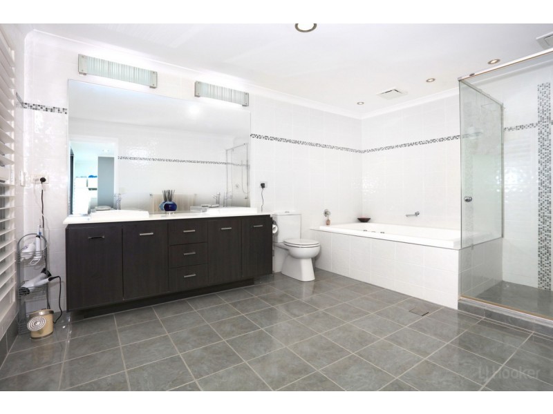 82 Graywillow Boulevard, Oxenford QLD 4210