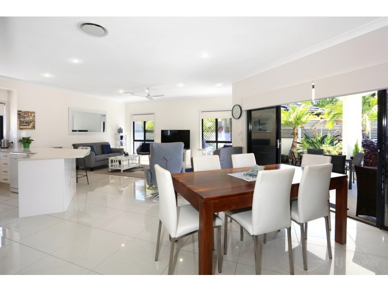 30 Tranquility Circuit, Helensvale QLD 4212