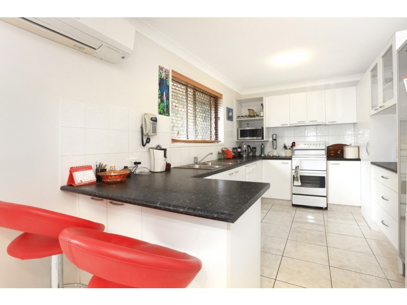 2/23 Victor Avenue, Paradise Point QLD 4216