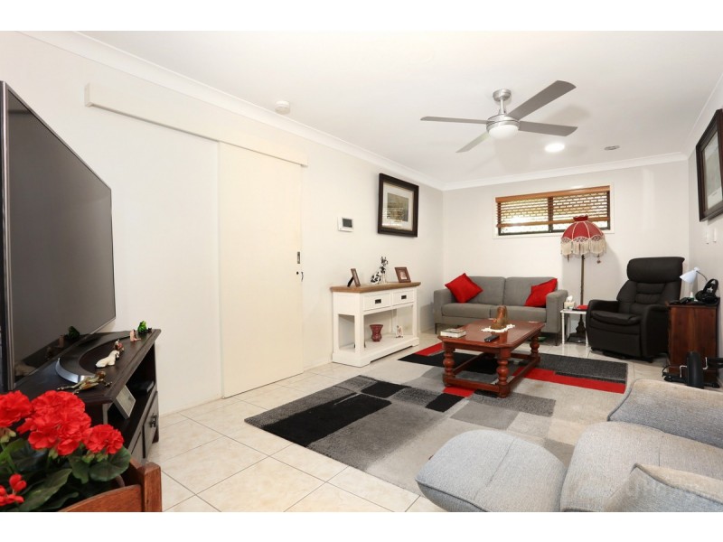 2/23 Victor Avenue, Paradise Point QLD 4216