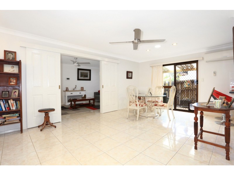 2/23 Victor Avenue, Paradise Point QLD 4216