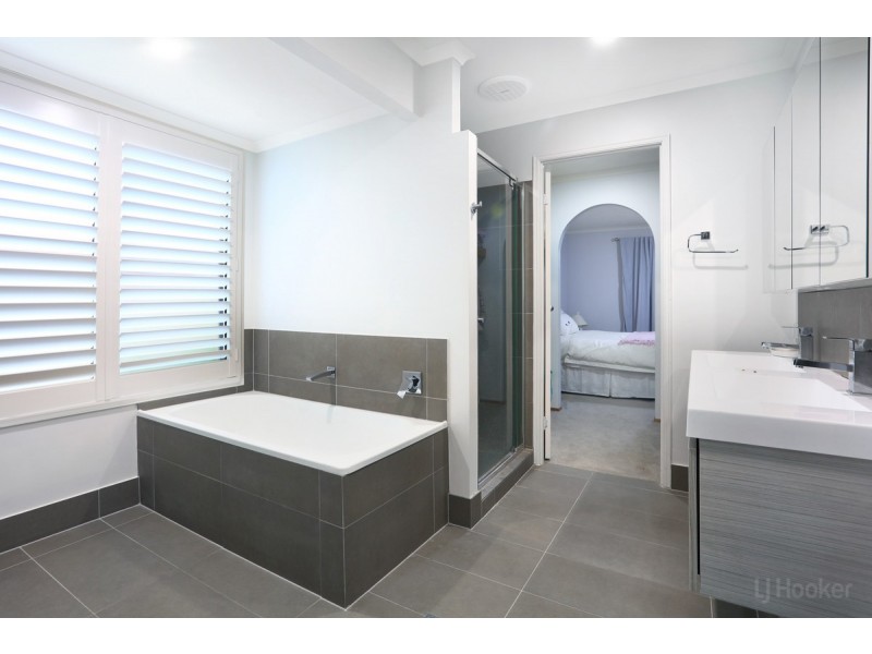 6 Ballard Place, Coombabah QLD 4216