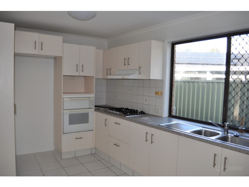 1/10 Telopea Street, Labrador QLD 4215