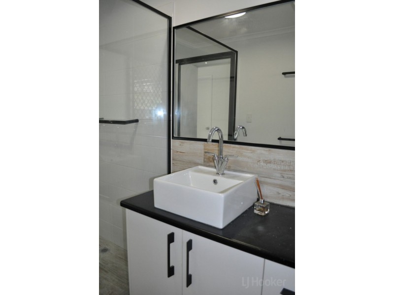 1/10 Telopea Street, Labrador QLD 4215