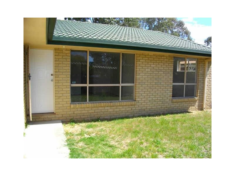 2/10 Pamela Court, Labrador QLD 4215