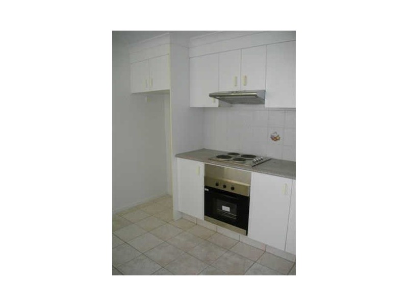 2/10 Pamela Court, Labrador QLD 4215