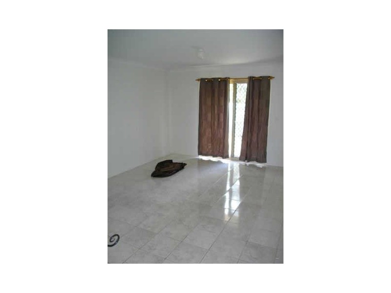 2/10 Pamela Court, Labrador QLD 4215