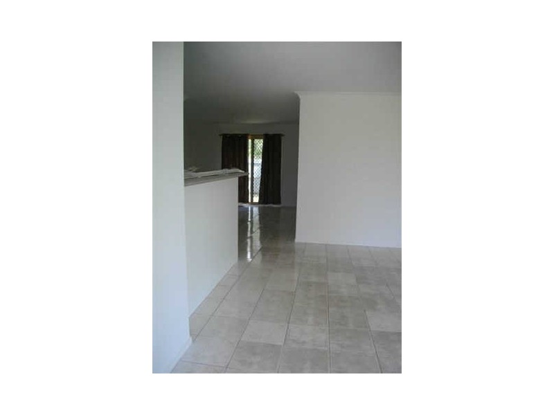 2/10 Pamela Court, Labrador QLD 4215