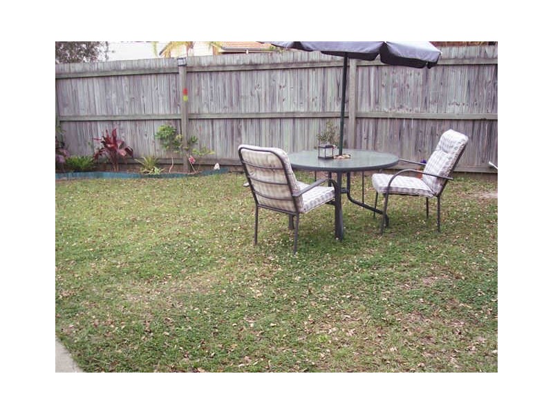 2/10 Pamela Court, Labrador QLD 4215