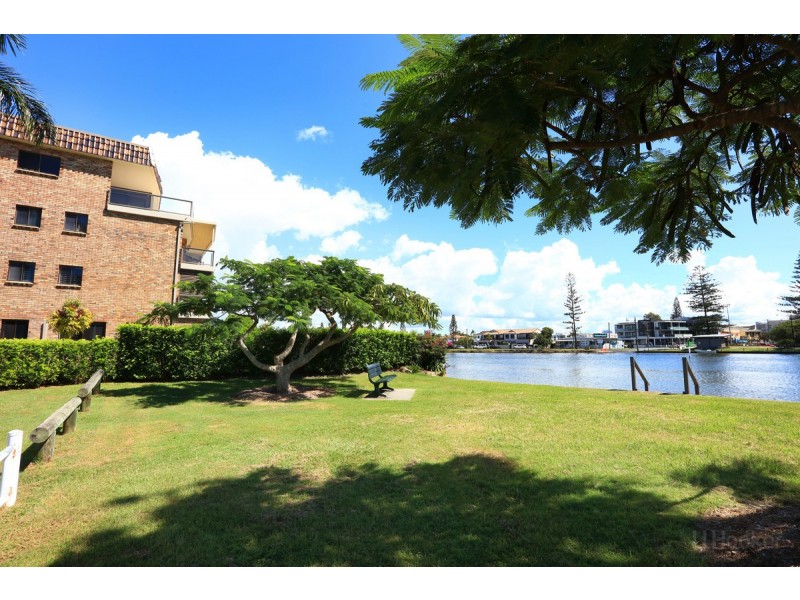 4/56 Back Street, Biggera Waters QLD 4216