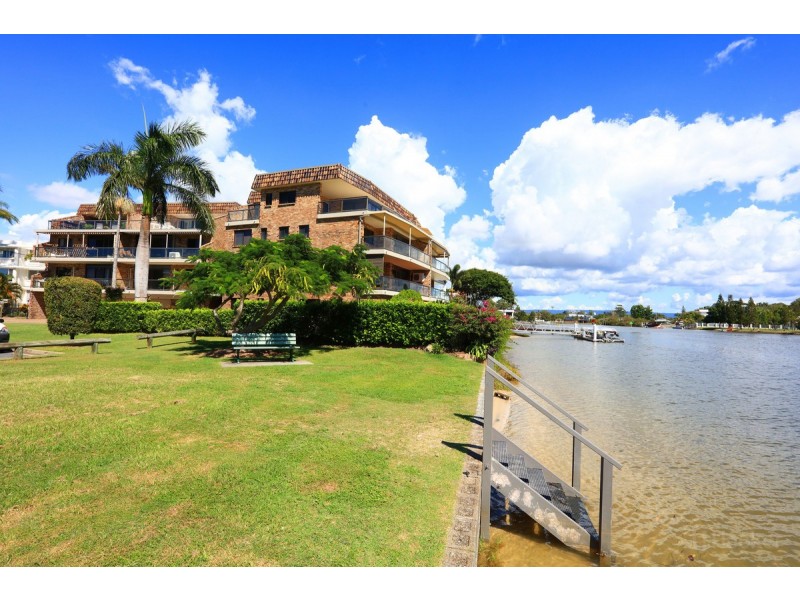 4/56 Back Street, Biggera Waters QLD 4216