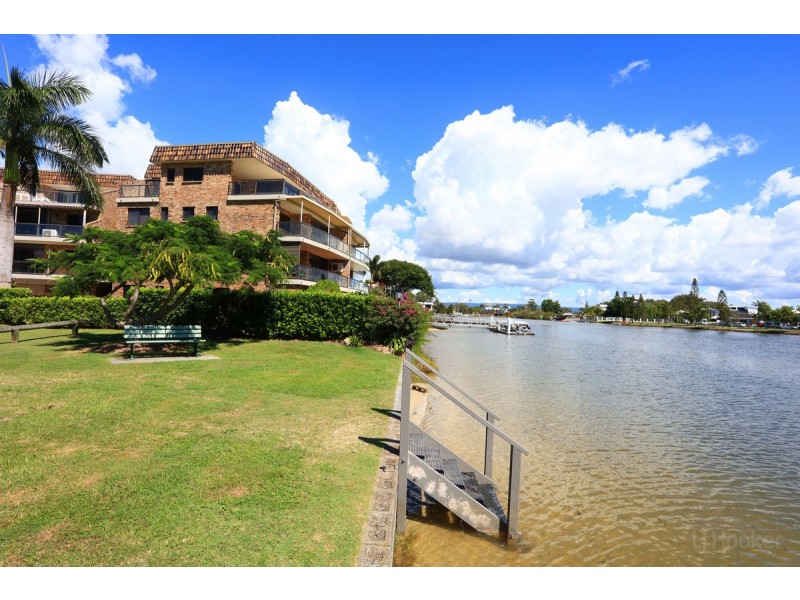 4/56 Back Street, Biggera Waters QLD 4216