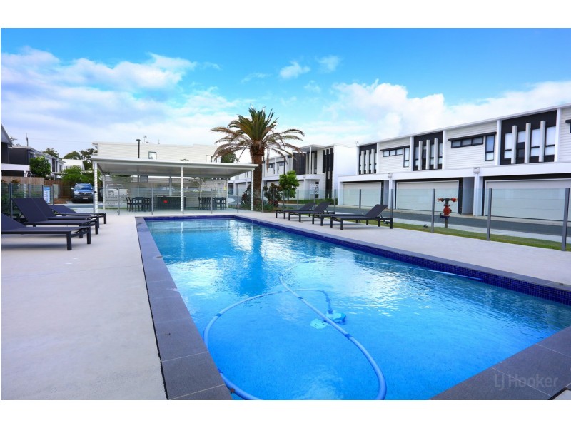 8/4 Hansford Road, Coombabah QLD 4216