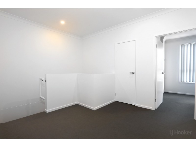 8/4 Hansford Road, Coombabah QLD 4216