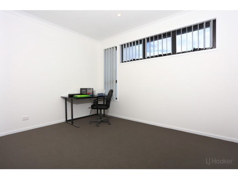 8/4 Hansford Road, Coombabah QLD 4216