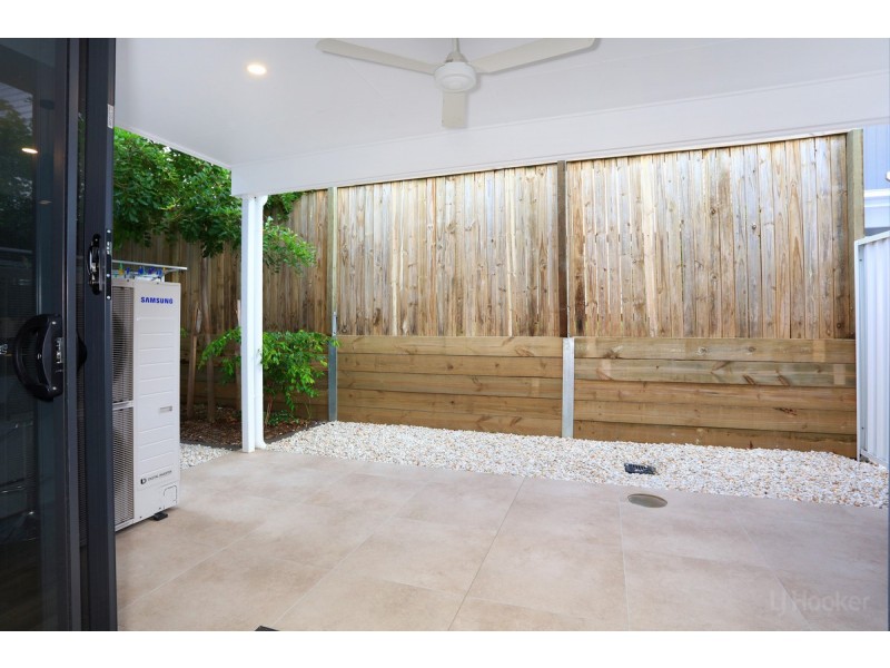 8/4 Hansford Road, Coombabah QLD 4216