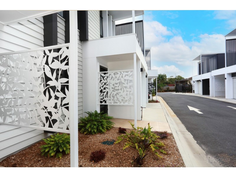 8/4 Hansford Road, Coombabah QLD 4216