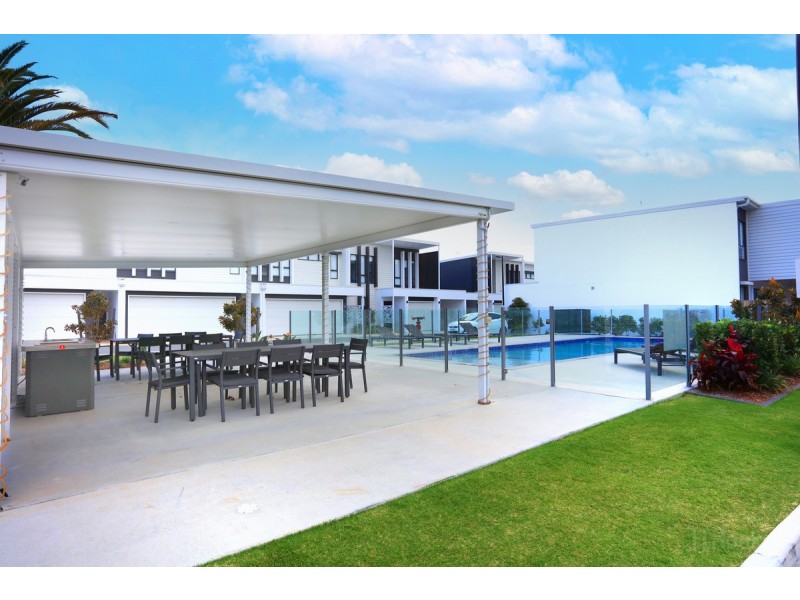 8/4 Hansford Road, Coombabah QLD 4216