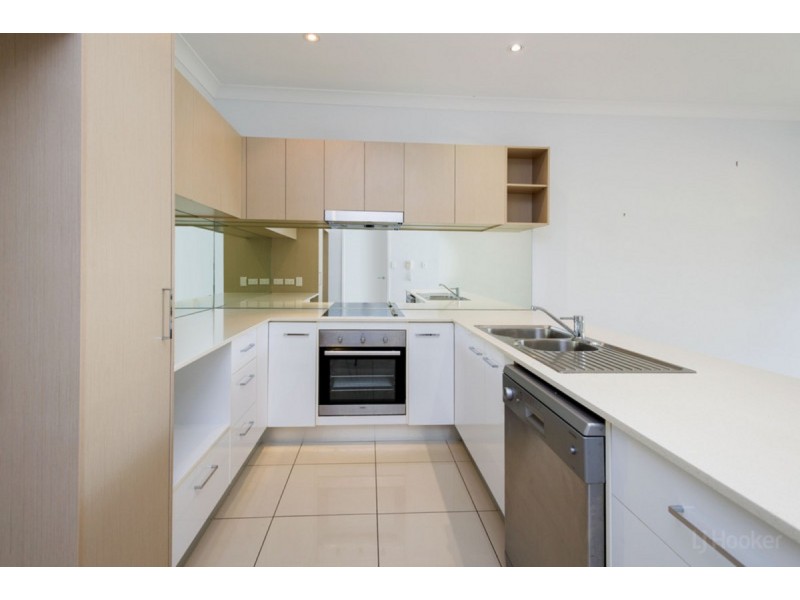 17/430 Pine Ridge Road, Coombabah QLD 4216