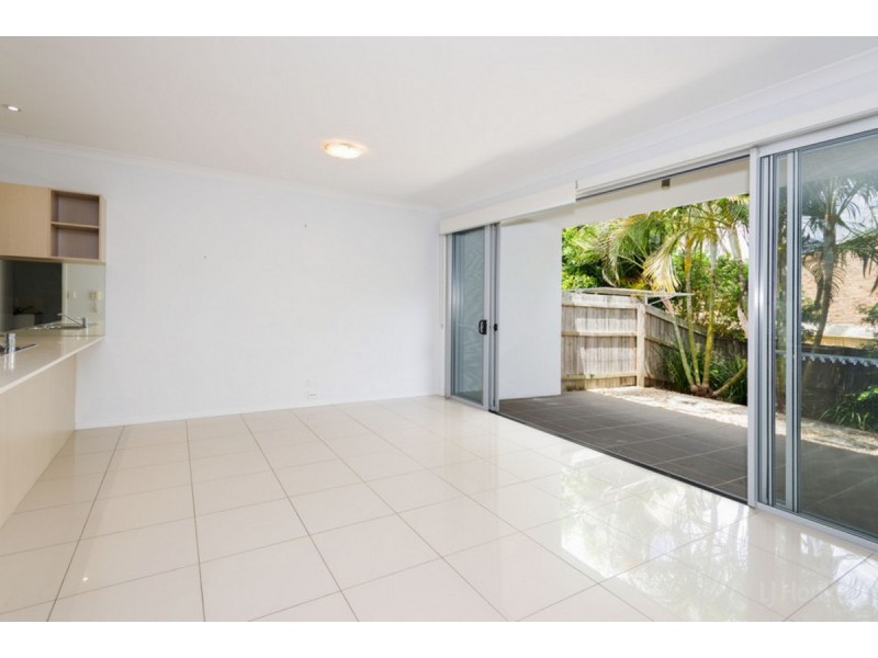 17/430 Pine Ridge Road, Coombabah QLD 4216