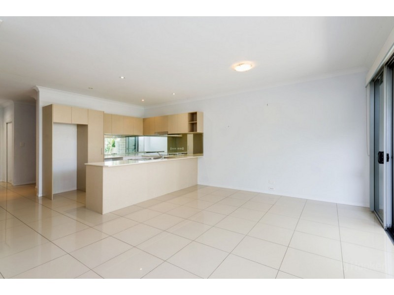 17/430 Pine Ridge Road, Coombabah QLD 4216