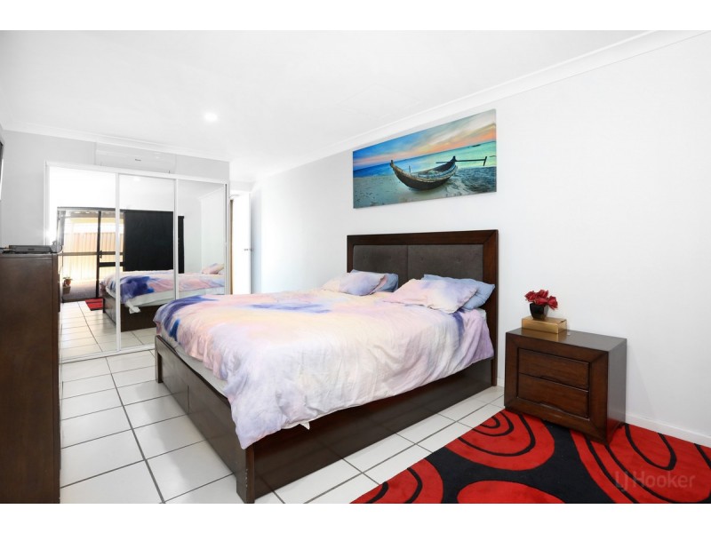 2/4 Jessica Court, Arundel QLD 4214