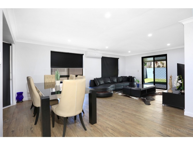 2/4 Jessica Court, Arundel QLD 4214