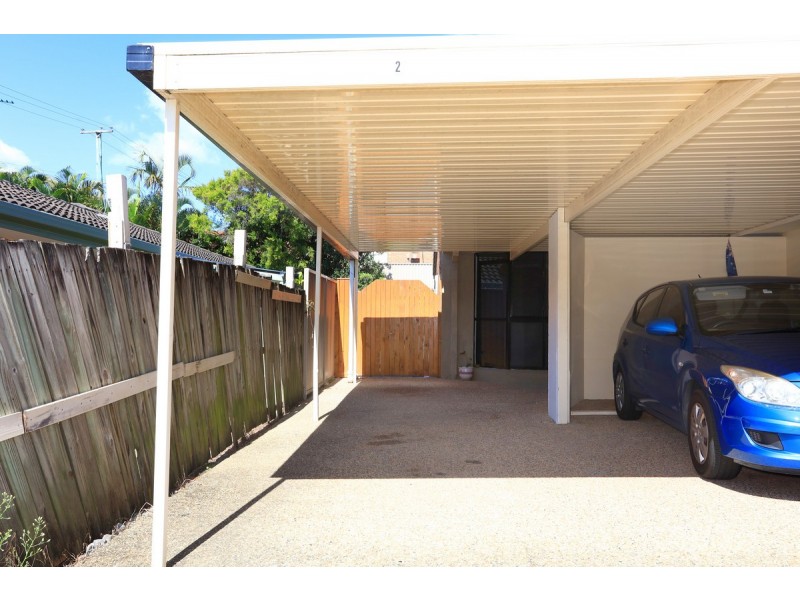 2/4 Jessica Court, Arundel QLD 4214