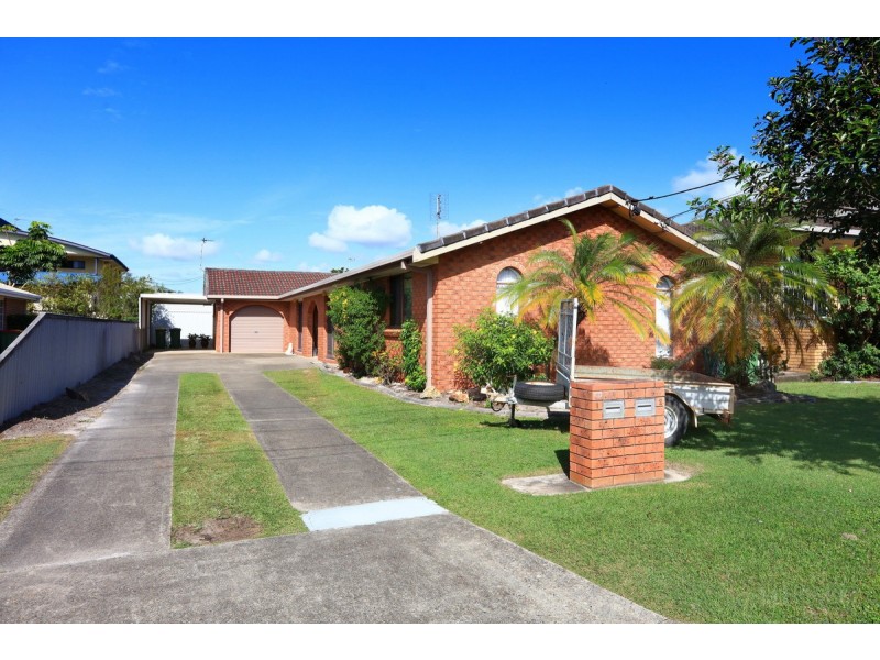 16 Scoter Avenue, Paradise Point QLD 4216