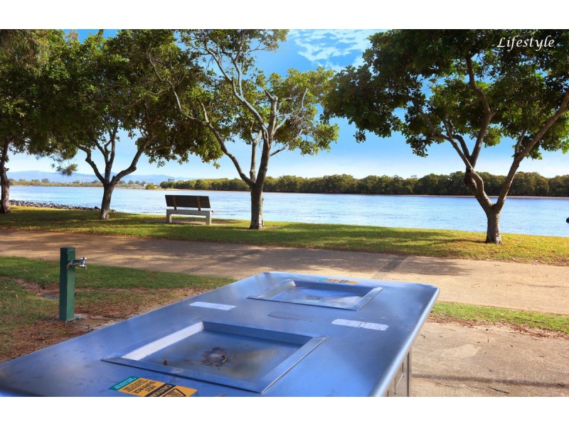 16 Scoter Avenue, Paradise Point QLD 4216