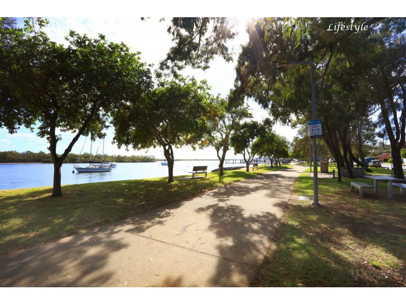 16 Scoter Avenue, Paradise Point QLD 4216