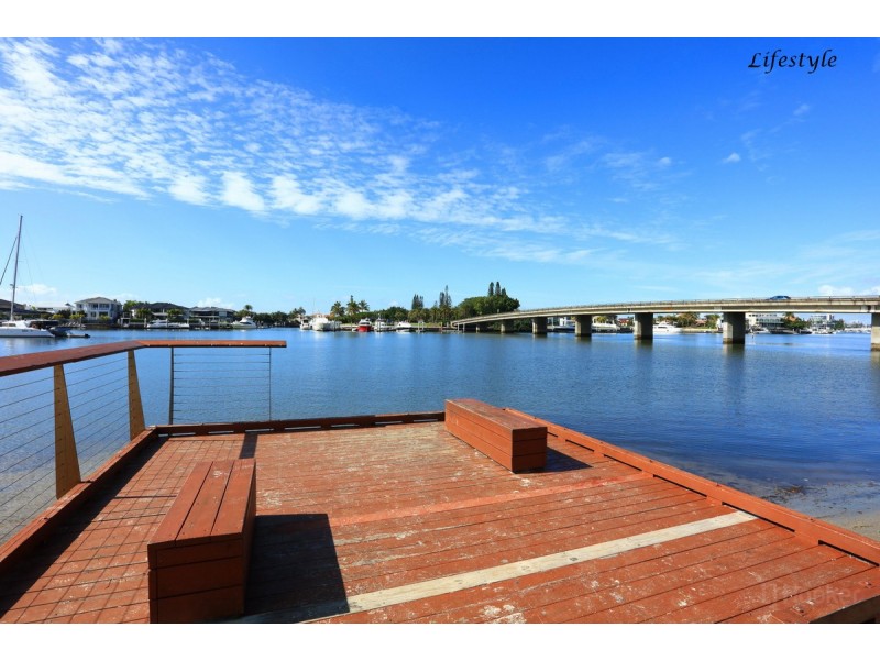 16 Scoter Avenue, Paradise Point QLD 4216