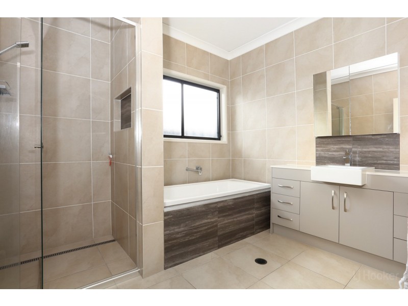 15 Leeside Place, Hope Island QLD 4212