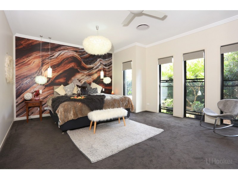 15 Leeside Place, Hope Island QLD 4212