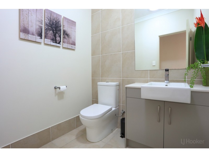 15 Leeside Place, Hope Island QLD 4212