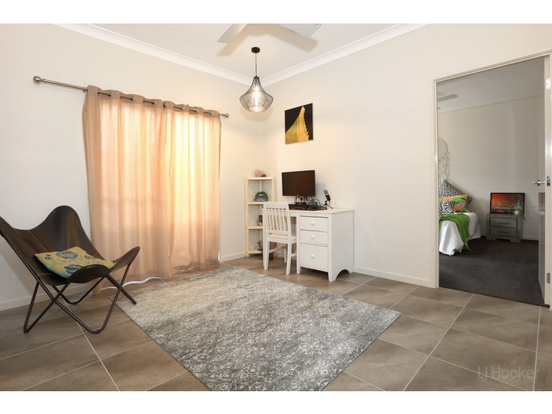 15 Leeside Place, Hope Island QLD 4212