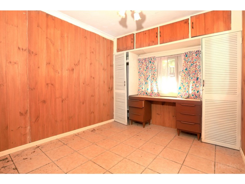 1 Government Road, Labrador QLD 4215